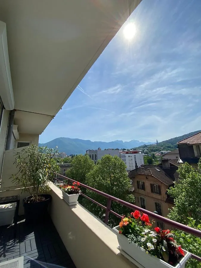 Espace Et Confort Au Coeur De Ville Annecy Apartment
